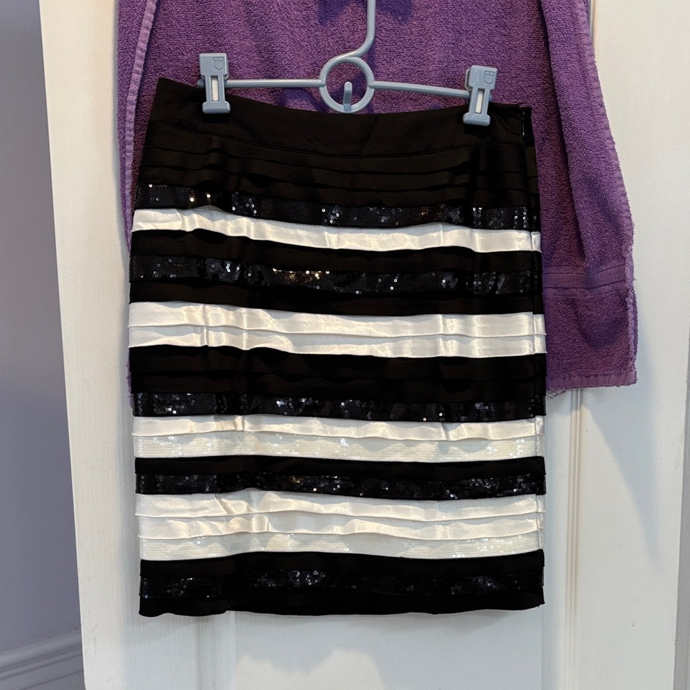 White House Black Market Black and White Sequin Pencil Skirt